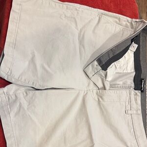 Express Men's Flat Front Shorts - Cream